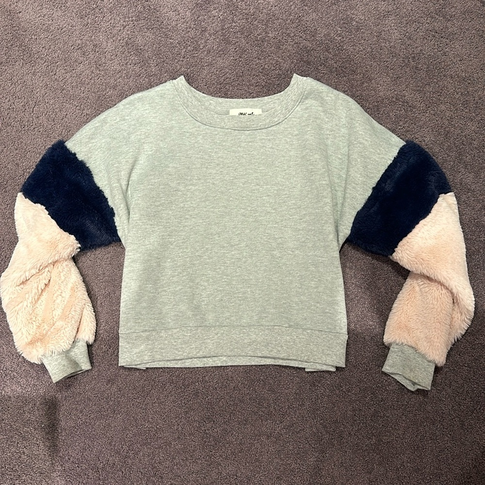 Fluffy sleeve sweater